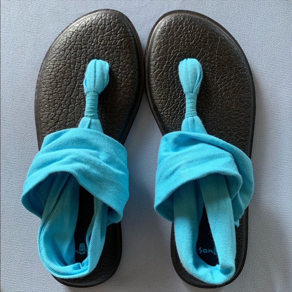 SANUK YOGA SLING SANDALS BLUE SIZE 8 EUC